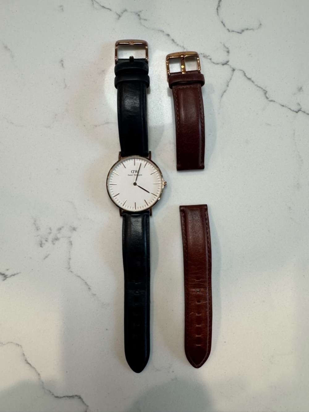 Daniel Wellington Black Leather Strap Watch with White Dial and Rose Gold Case